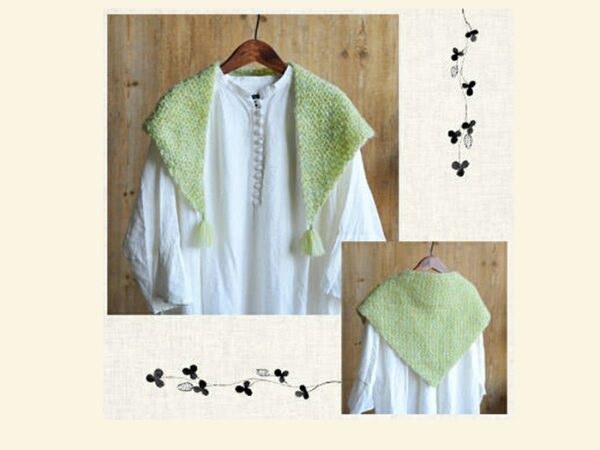 黄緑色の三角ショール